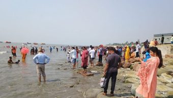 বসন্তবরণ-বিশ্ব ভালোবাসা দিবসে কুয়াকাটায় পর্যটকদের ভিড়