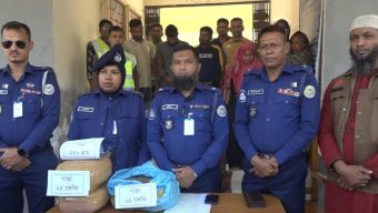 পিরোজপুরে মাদক বিরোধী অভিযানে মা-ছেলে সহ ৫ মাদক কারবারি গ্রেপ্তার