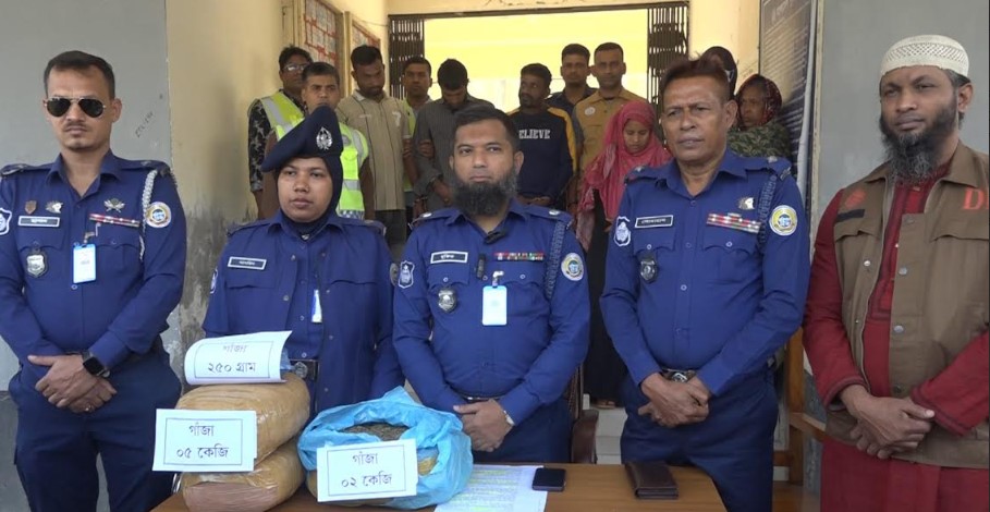 পিরোজপুরে মাদক বিরোধী অভিযানে মা-ছেলে সহ ৫ মাদক কারবারি গ্রেপ্তার