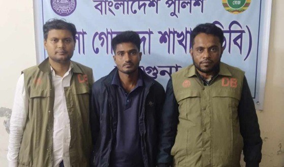 বরগুনায় ৫ কেজি গাঁজাসহ মাদক বিক্রেতা আটক