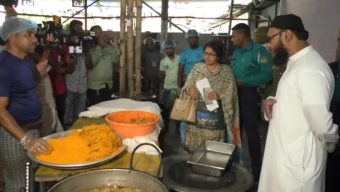 বরিশালে ইফতার সামগ্রীর দোকানে অভিযান