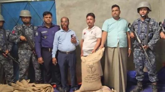 পটুয়াখালীতে ওএমএসের চালে অনিয়ম, ডিলারসহ আটক দুই