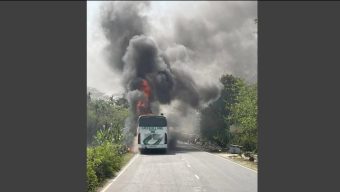 ব‌রিশা‌লে গ্রিন লাইন পরিবহনের চলন্ত বাসে আগুন