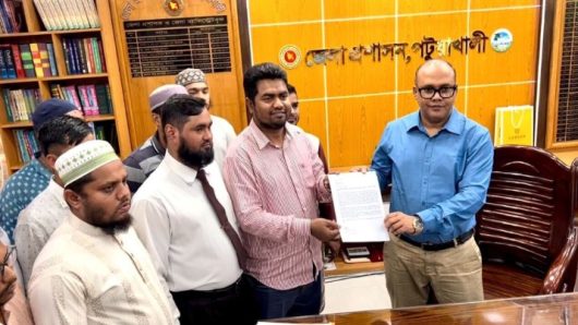 পটুয়াখালীর সেনানিবাসের নাম ‘পটুয়াখালী সেনানিবাস’ করার দাবিতে স্মারকলিপি