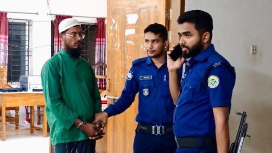 বাউফলে বিএনপি নেতার ভাইর গ্রেজ থেকে চোরাই অটোরিকশা উদ্ধার, আটক- ১