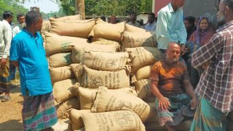 বাউফলে ভিজিএফ’র চালের বস্তায় শেখ হাসিনার নাম