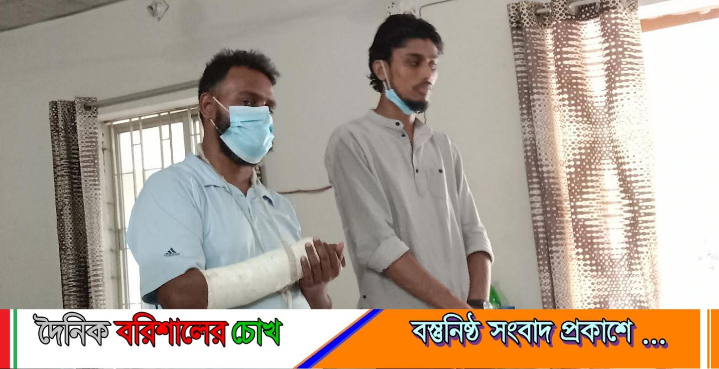 মঠবা‌ড়িয়ায় এসএস‌সি পরীক্ষায় প্রক্সি দি‌তে এ‌সে দুই শিক্ষার্থীর কারাদণ্ড