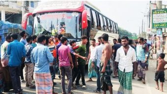 শ্রমিকদের দুই পক্ষের ধস্তাধস্তি, ভোলা-চরফ্যাশন রুটে বাস চলাচল বন্ধ