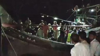 বঙ্গোপসাগরে ৪ ট্রলারে ডাকাতি, গুলিবিদ্ধসহ আহত ৮