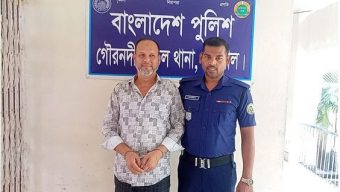 বরিশালে আ’লীগ নেতা গ্রেপ্তার