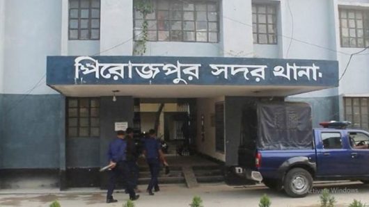 পিরোজপুরে মাদক কারবারিতে বাধা, যুবককে কুপিয়ে জখম