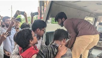 বরিশাল বিশ্ববিদ্যালয়ে অনশনে থাকা ৫ শিক্ষার্থী অসুস্থ