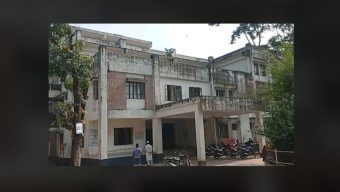 কাঠালিয়ার চিকিৎসক ও জনবল সংকটে আমুয়া হাসপাতাল: চিকিৎসা সেবা হতে বঞ্চিত লক্ষাধিক মানুষ