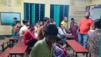 পিরোজপুরে শিক্ষকের বেদম বেত্রাঘাতে অসুস্থ ১০ শিক্ষার্থী, বিদ্যালয়ে সামনে বিক্ষোভ