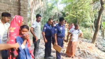 কলাপাড়ায় খাল থেকে অজ্ঞাত নারীর লাশ উদ্ধার