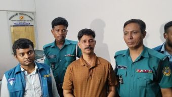 ‍বরিশাল বিআরটিএ অফিসে দুদকের অভিযান, দালাল আটক