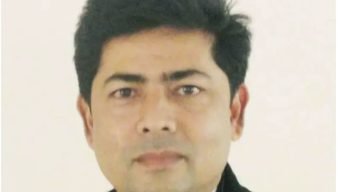 বিমানবন্দরে বরিশালের আওয়ামী লীগ নেতা আটক