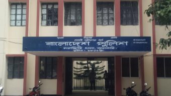 নলছিটিতে কলেজ ছাত্রীসহ একই পরিবারের ৬ জনকে পিটিয়ে আহত