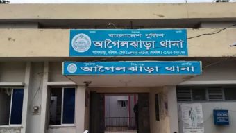 বরিশালে ভ্যান উল্টে চাপা পড়ে ব্যবসায়ীর মৃত্যু