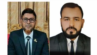 কাঠালিয়ায় চেয়ারম্যান ও প্যানেল চেয়ারম্যানকে মারধর ও হেনস্থা করেছে বিক্ষুব্ধ ছাত্র-জনতা