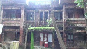 রাঙ্গাবালী ঝুঁকিপূর্ণ ভবনে স্বাস্থ্যসেবা, দুর্ঘটনার আশঙ্কা