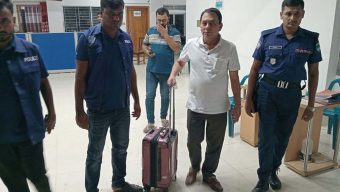 ভারতে পালানোর সময় আওয়ামী লীগ নেতা চেকপোস্টে আটক