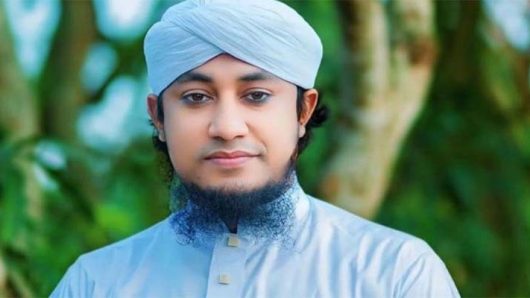 আলোচিত বক্তা তাহেরীর নামে মামলা