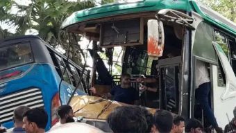 বরিশাল-ঢাকা মহাসড়কে ২ বাসের মুখোমুখি সংঘর্ষে আহত ১৫