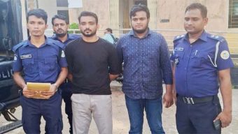 ভোলায় পুলিশের নাম ভাঙিয়ে চাঁদাবাজি, চাঁদার টাকাসহ দুই যুবক গ্রেপ্তার