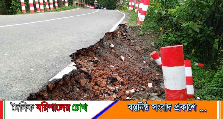 পটুয়াখালীতে ২৪ কোটি টাকার সড়ক ভেঙে পড়ল চার মাসেই