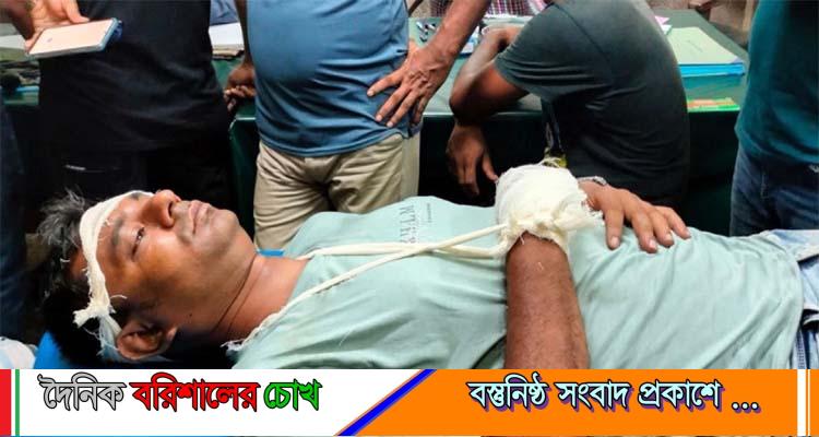 বরিশালে সংবাদ সংগ্রহকালে সাংবাদিকের ওপর হামলা, তিনজন গ্রেপ্তার