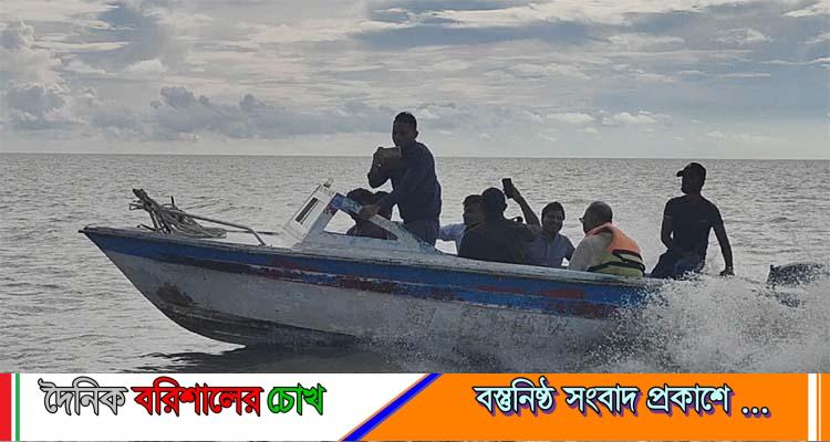 কুয়াকাটা-সুন্দরবন নৌরুট চালুর উদ্যোগে সমুদ্রপথ পরিদর্শনে বিভাগীয় কমিশনার