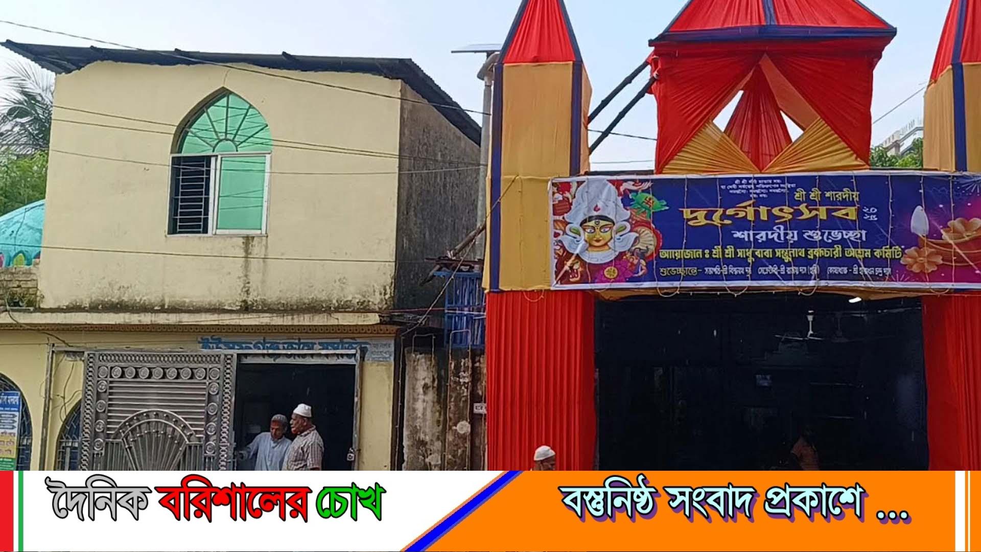 একই আঙিনায় মসজিদ-মন্দির, দেড় শতাব্দী ধরে নির্বিঘ্নে চলছে ধর্ম চর্চা