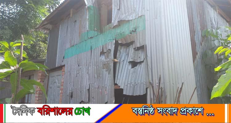 মসজিদের চাবি নিয়ে বিরোধে সংঘর্ষ, বাড়িঘর ভাঙচুর আহত ৩৬