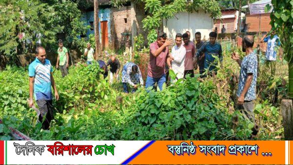 নলছিটি পৌরসভার মল্লিকপুর গোরস্থান পরিস্কার করলো পৌর স্বেচ্ছাসেবক দল