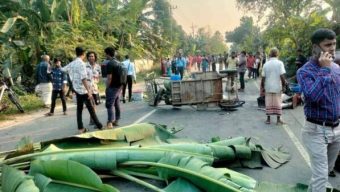 মর্মান্তিক সড়ক দুর্ঘটনা: বাসের ধাক্কায় একই পরিবারের ৪ জন নিহত