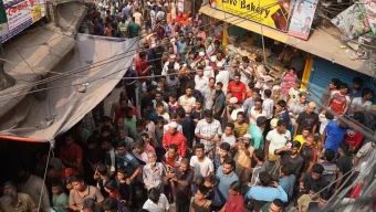 ভয়াবহ ভূমিকম্পে কাঁপল দেশ: ঢাকায় ভবন ফাটল–হতাহতে আতঙ্কে মানুষ