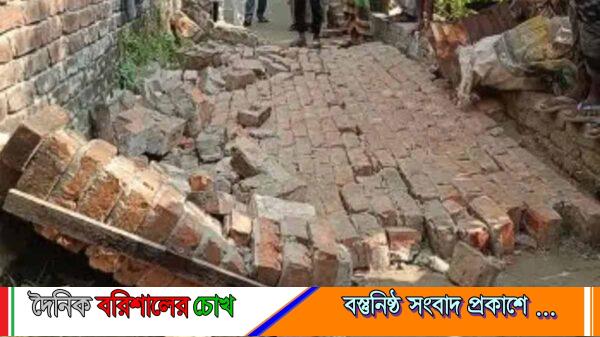 দেয়াল ধস রূপগঞ্জে: মায়ের কোলে ঝরলো শিশুর প্রাণ