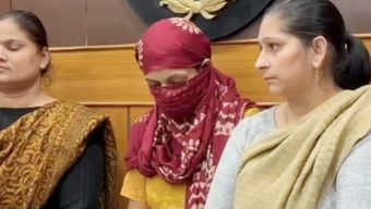 সৌন্দর্যে ঈর্ষান্বিত হয়ে দুই বছরে তিন শিশুকন্যা হত্যা, সাক্ষী হওয়ায় নিজ সন্তানও রক্ষা পায়নি