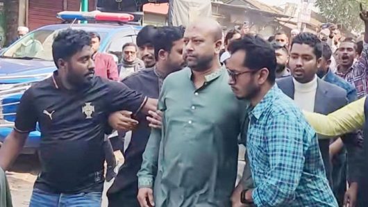 নিজ এলাকায় লাঞ্ছনার শিকার ব্যারিস্টার ফুয়াদ: বরিশালে চাঞ্চল্য
