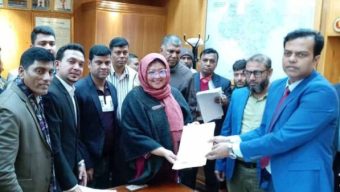 বরিশাল-৩ আসনে জাতীয় পার্টির লাঙ্গল প্রতীকে মনোনয়ন জমা দিলেন গোলাম কিবরিয়া টিপু