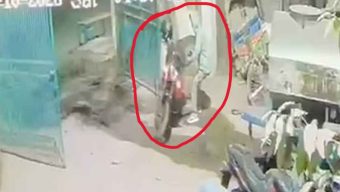 ভাটারা থানার ভেতর থেকে পুলিশের মোটরসাইকেল চুরি, সিসিটিভিতে মুখোশধারী দুইজন