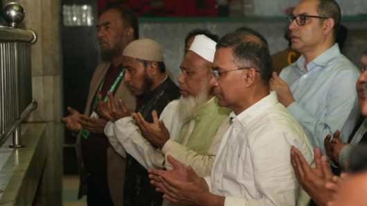 সিলেটে শাহজালাল ও শাহপরাণ (রহ.)-এর মাজার জিয়ারত, সেখান থেকেই তারেক রহমানের নির্বাচনী প্রচারণা শুরু