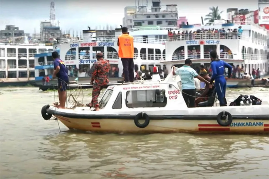 নৌপথেই মরণফাঁদ: পাঁচ বছরে বরিশাল বিভাগের নদীতে প্রায় ৪০০ প্রাণহানি