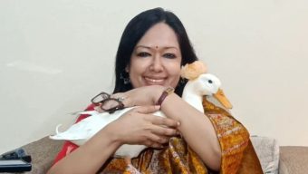 বিজয়ী রুমিন ফারহানার কোলে হাঁস: দলে ফেরার শর্ত দিলেন ১০ নেতাকর্মীর পুনর্বাসন