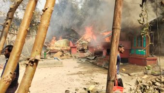 উজিরপুরে ভয়াবহ অগ্নিকাণ্ড: পুড়ে ছাই ১৩টি বসতঘর