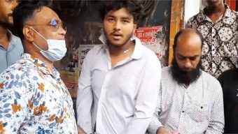 প্রেমিকার চশমার লেন্স নিয়ে তুলকালাম: বরিশালে অস্ত্রসহ পলিটেকনিক শিক্ষার্থী আটক