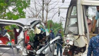 রামপালে নৌবাহিনীর বাস ও বরযাত্রীবাহী মাইক্রোবাসের সংঘর্ষে নবদম্পতিসহ ১৩ জন নিহত